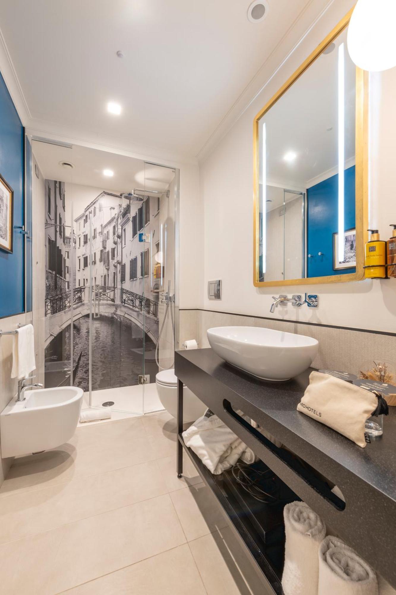 Superior Double or Twin Room City View