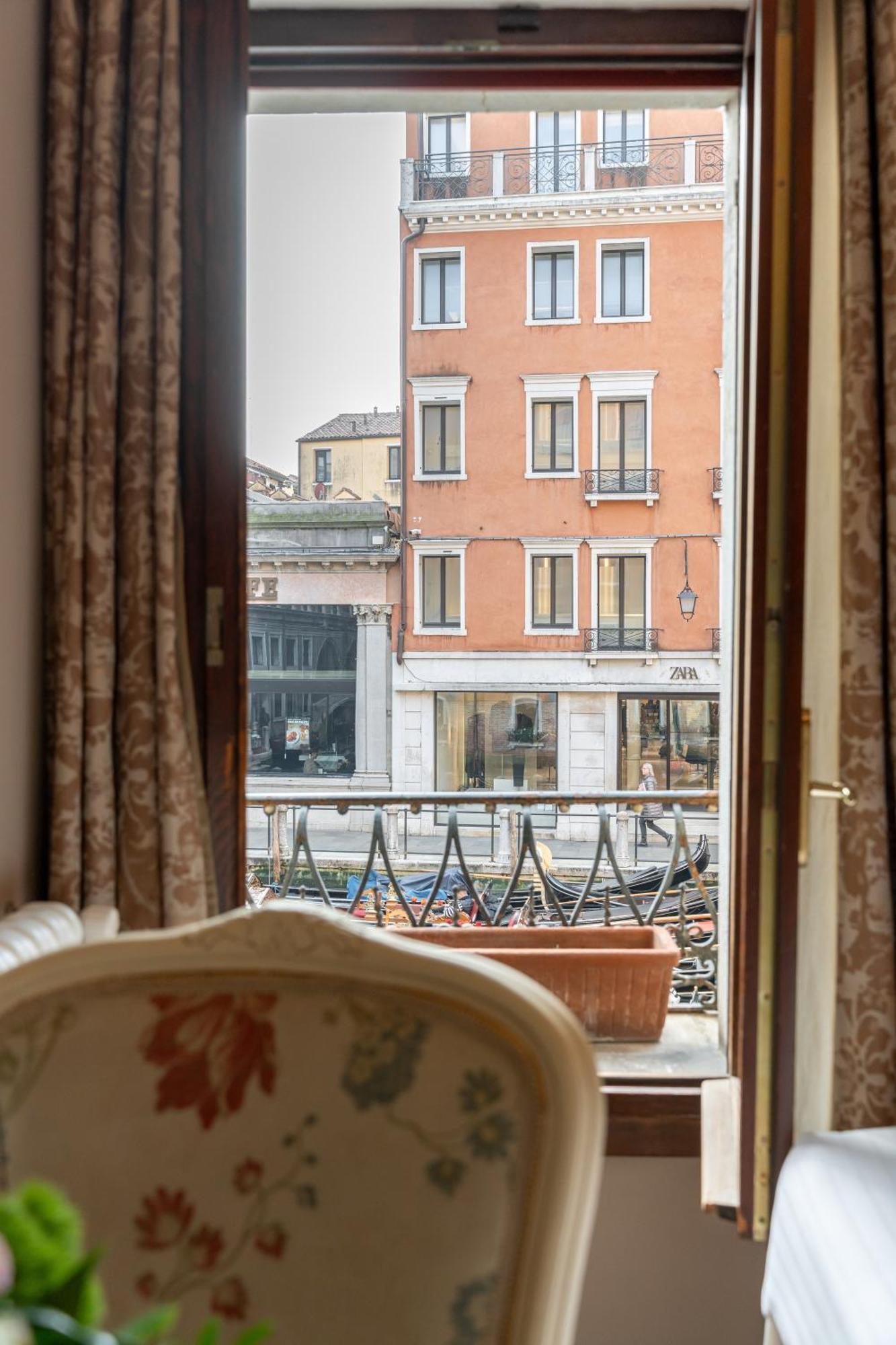 Classic Double Room Canal View