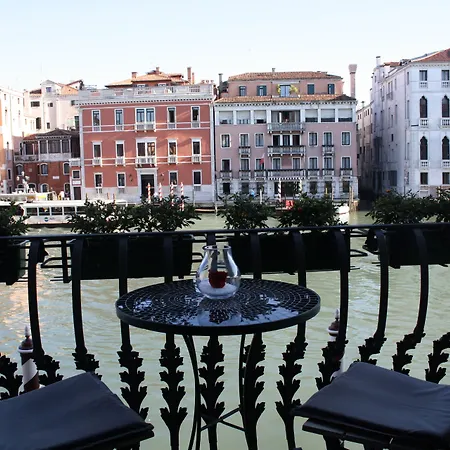 Hotel Palazzo Barbarigo Sul Canal Grande-3