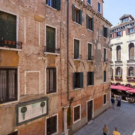H10 Palazzo Canova-2